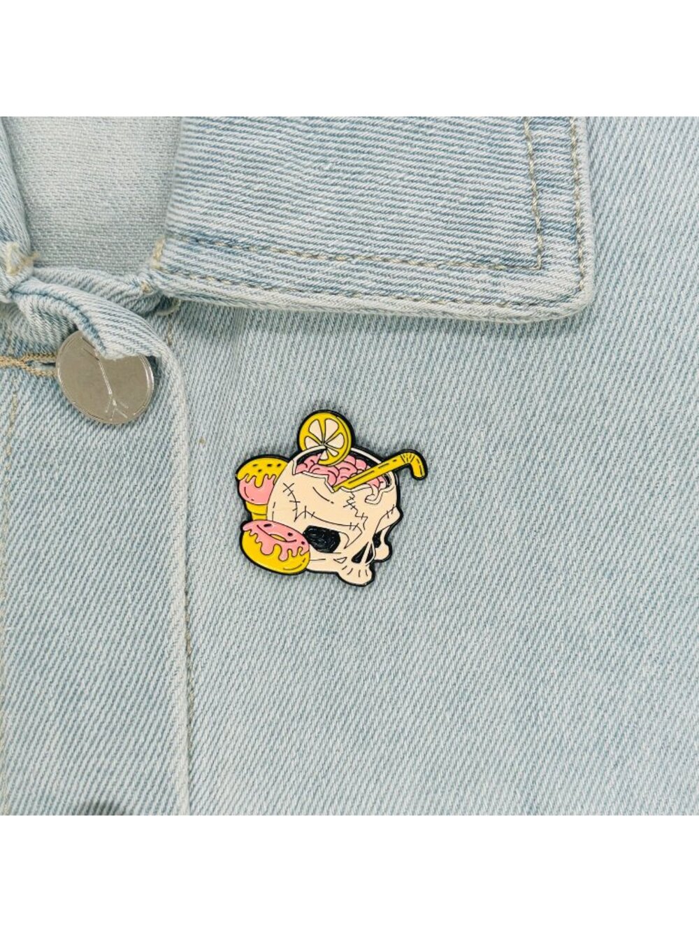 ☀️Oz Enamel Pin Pink Skull Drinking Cocktail Drink Goth Punk Cartoon Brooch New